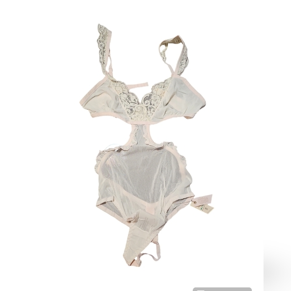 We Are HAH Key to Ur Heart Bodysuit in la crème - Picture 3 of 8